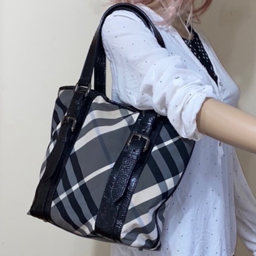 Burberry Black Beat Check Nylon And Patent Leather Lowry Tote - Picture 5 of 16